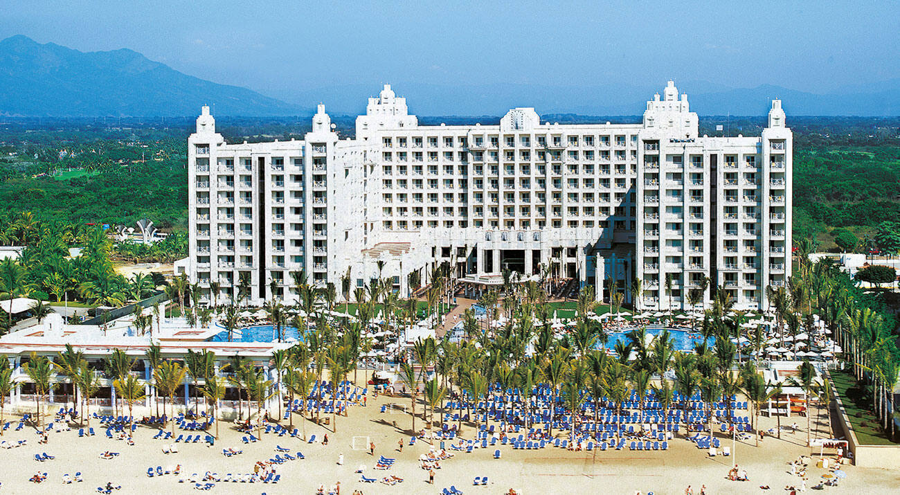 hotel with beach view 